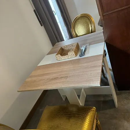 Abbihouse & Castle Apartmán *